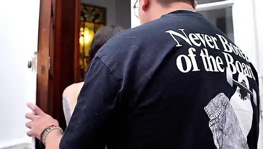 Cewek Uruguay dengan pantat aduhai dan bokep pertamaku di ruangan casting bokep pertamaku. Chavita dan Fefo