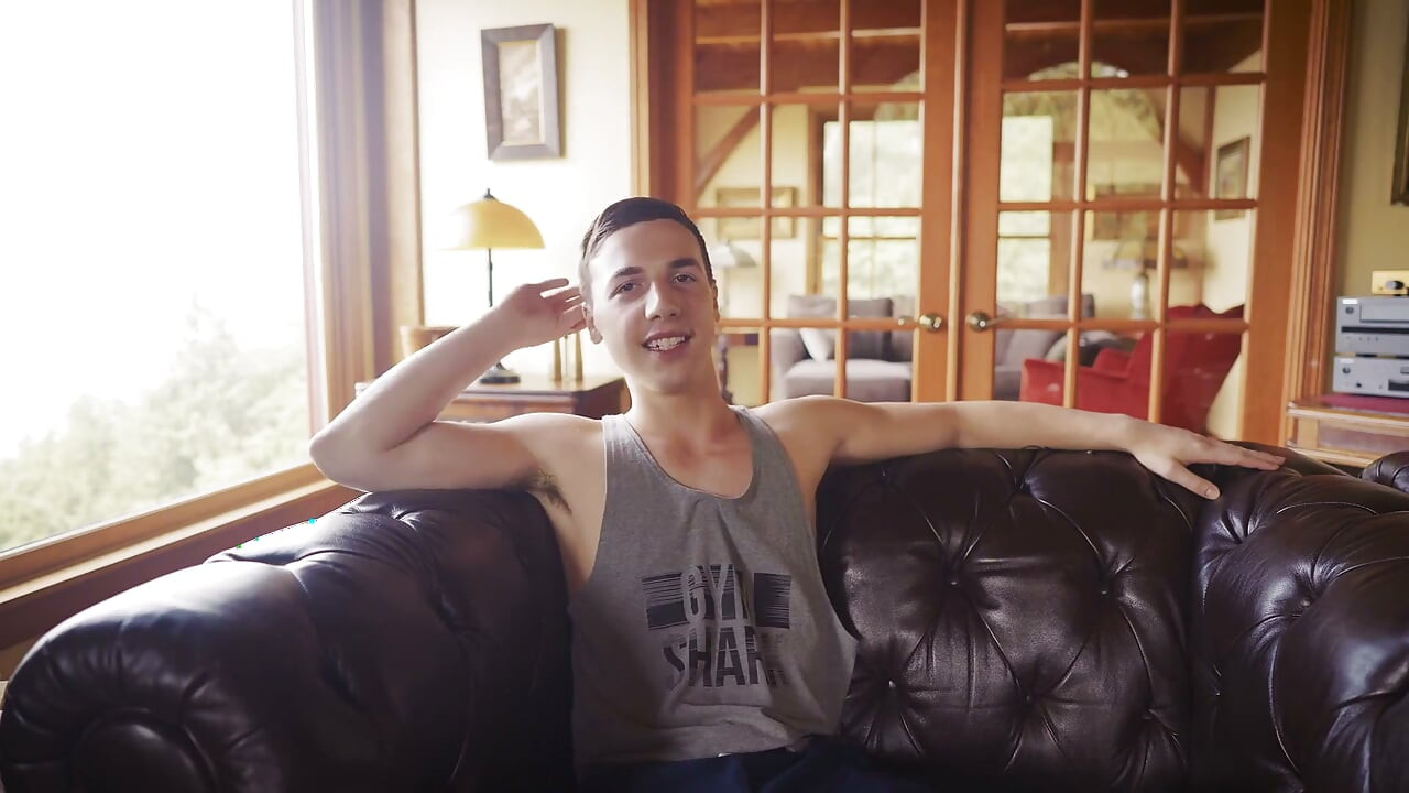 Troye Jacobs за кулисами