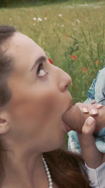 BRIDE4K. Sakura Hell pobjegla s vjenčanja i pokazala svoje sise nepoznatom | Isječak 1