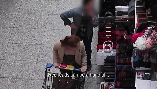 Halka açık pikaplar - Denisa Heaven inci kolyeyle yetiniyor