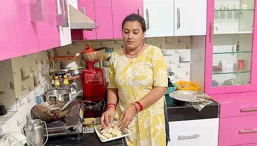 Meine jüngere stiefschwester schickte mir versehentlich ihr nacktfoto, ich habe es ausgenutzt und meine stiefschwester gefickt, volles hindi virales video