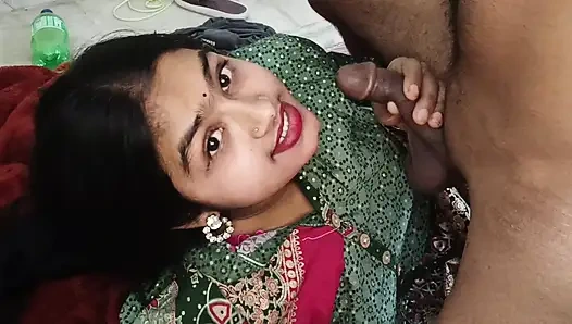 Rekaman seks tante semok india dientot gaya doggy sama devar di kamar tidur