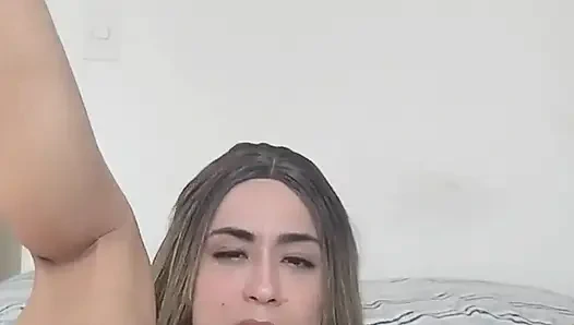 Skinny Girl Crazy for You to Come Eat Her