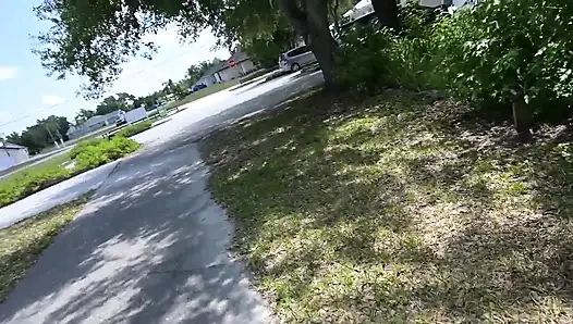 Прогулка на природе за кулисами и мастурбация по тропе