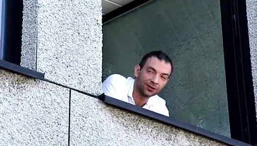 Немецкая пара трахается на заднем дворе в любительском видео