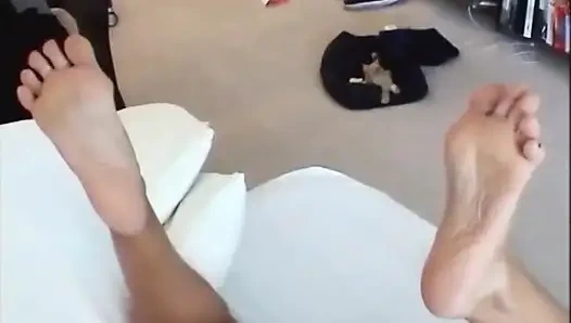 Nyepong kontol besar, fetish kaki