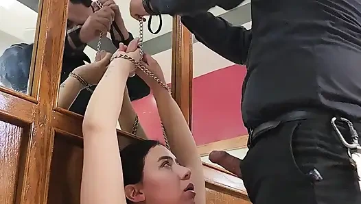 Sialan anal yang luar biasa, dengan air mani mengisi pantat