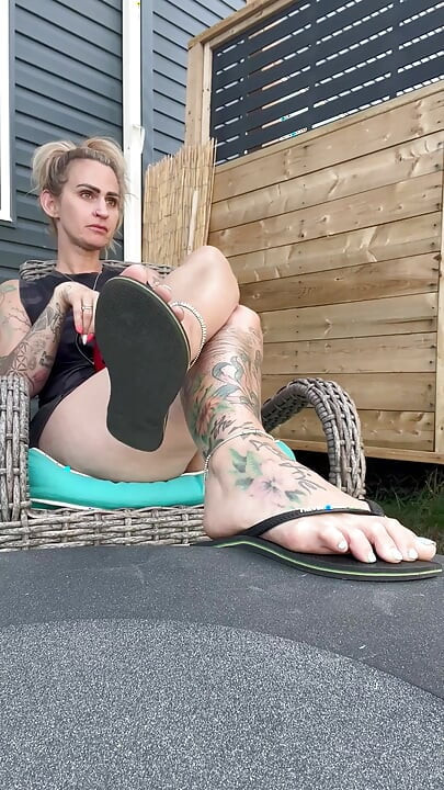 Se IKKE rør! Flip Flops-utgave