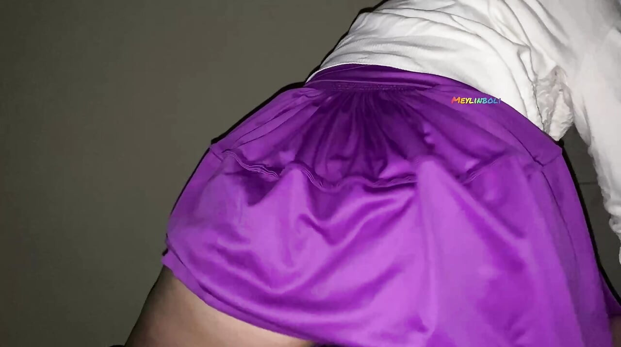 18-year-old Bolivian Cholita Loses Virginity in Real Amateur Homemade Casting