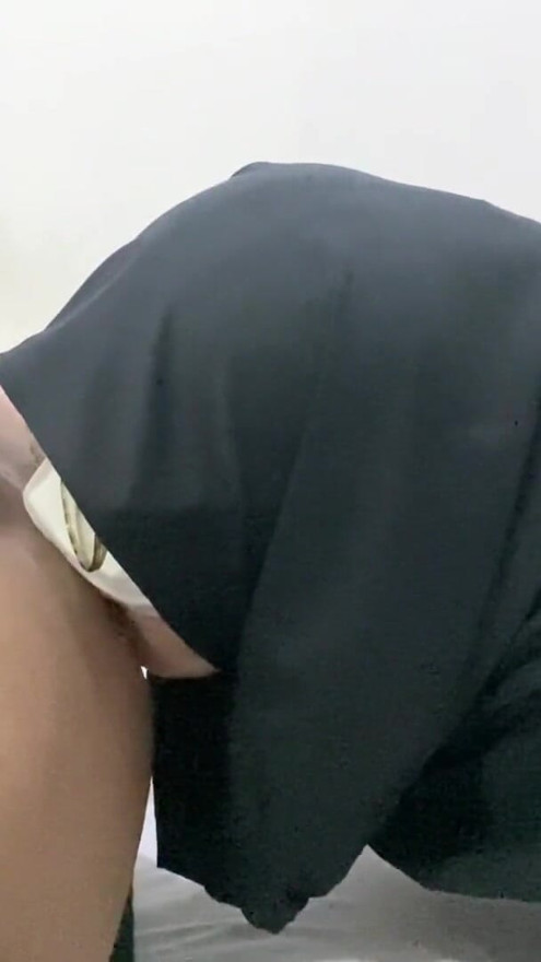 Hijab Girl Sucking | Clip 1