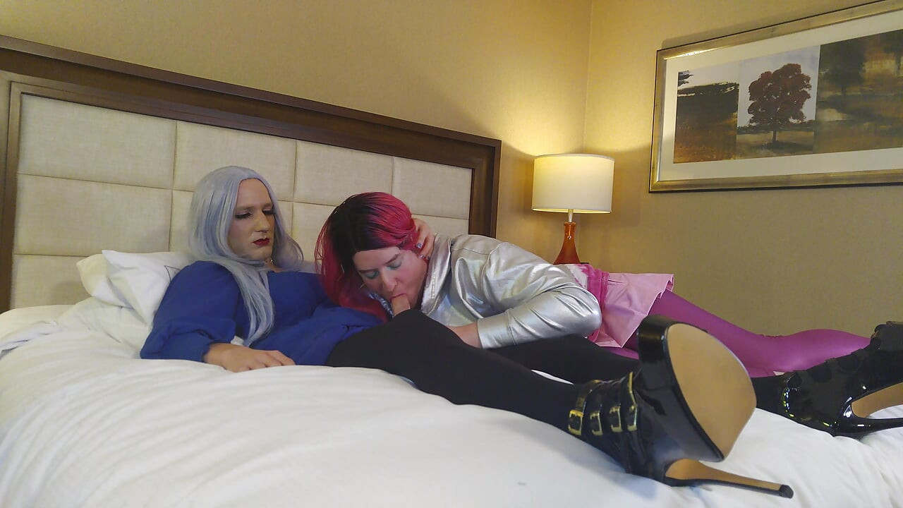 Trans Kelsey Masters Sucks Femboy's Huge Cock
