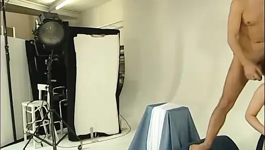 Восхитительная милфа получает жесткое уколо в ее киску