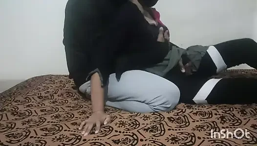 Meena bhabhi genießt romantischen sex mit freund ihres ehemanns