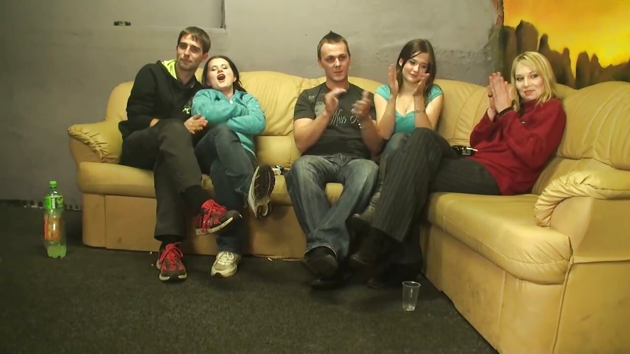 Cupluri germane neobișnuite se fut la serviciu