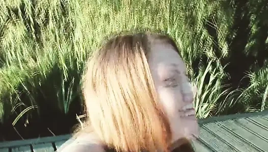 Hatunlar seks sahnesi istiyor-2 büyük götlü sarışın üstte boşalma ile amatör seksin tadını çıkarıyor