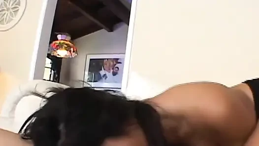 Olgun esmer yoğun anal seansında genişliyor
