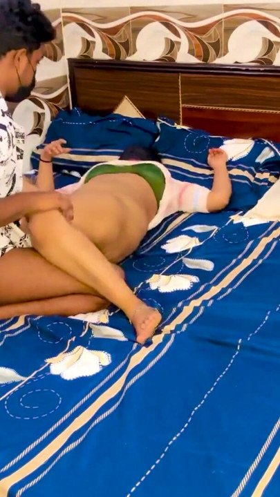 Real Wife Goes Wild: Hardcore Passionate Session with Hubby Part 1 (Yeababy009) | Clip 1