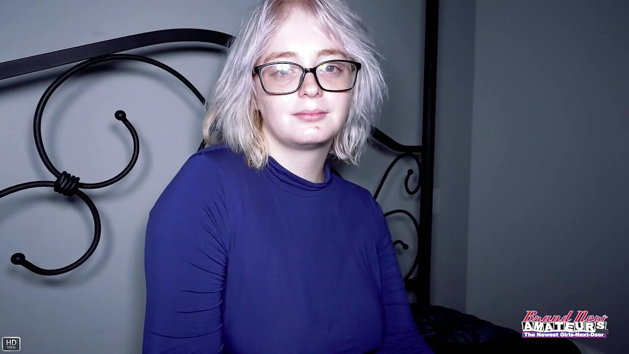 Annie Archer voluptuous curvy blond coed våt röv slicka intensiv anal!