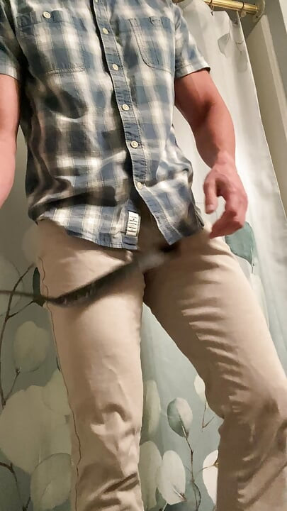 Strip to fully nude