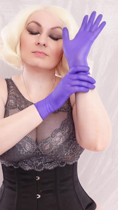 Sucking a dildo in medical gloves, cum on the face! Arya Grander