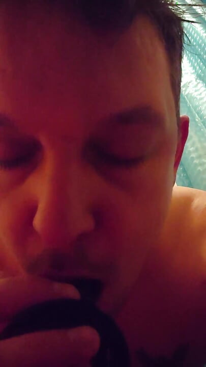 Dildo south on his knees