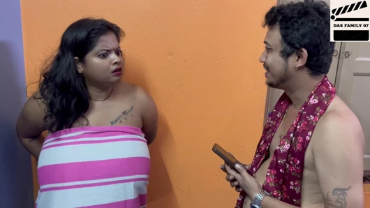 DESI SEXY BHABI AND THARKI PAROSI KI CHUDAI HINDI