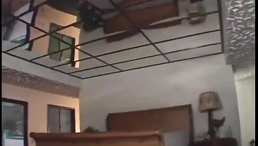 Genç kovboy kız Tiffany holiday iyi sikli adamın sıkı götünü parlatması ve amından döl damlamasından hoşlanıyor