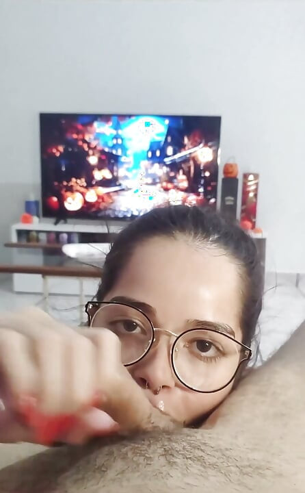 Começar o dia com uma mamada profunda e babada me faz esquecer que ainda tenho o resto do dia pela frente