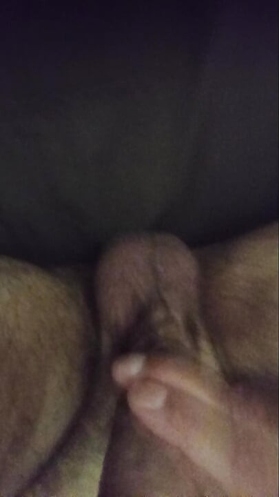 Girls, who wants to caress a beautiful with an open head and a sip of delicious cum!?