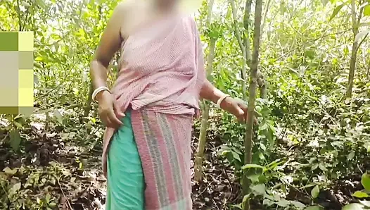 Jungle Amazing nomita boudi open outdoor per and fingaring