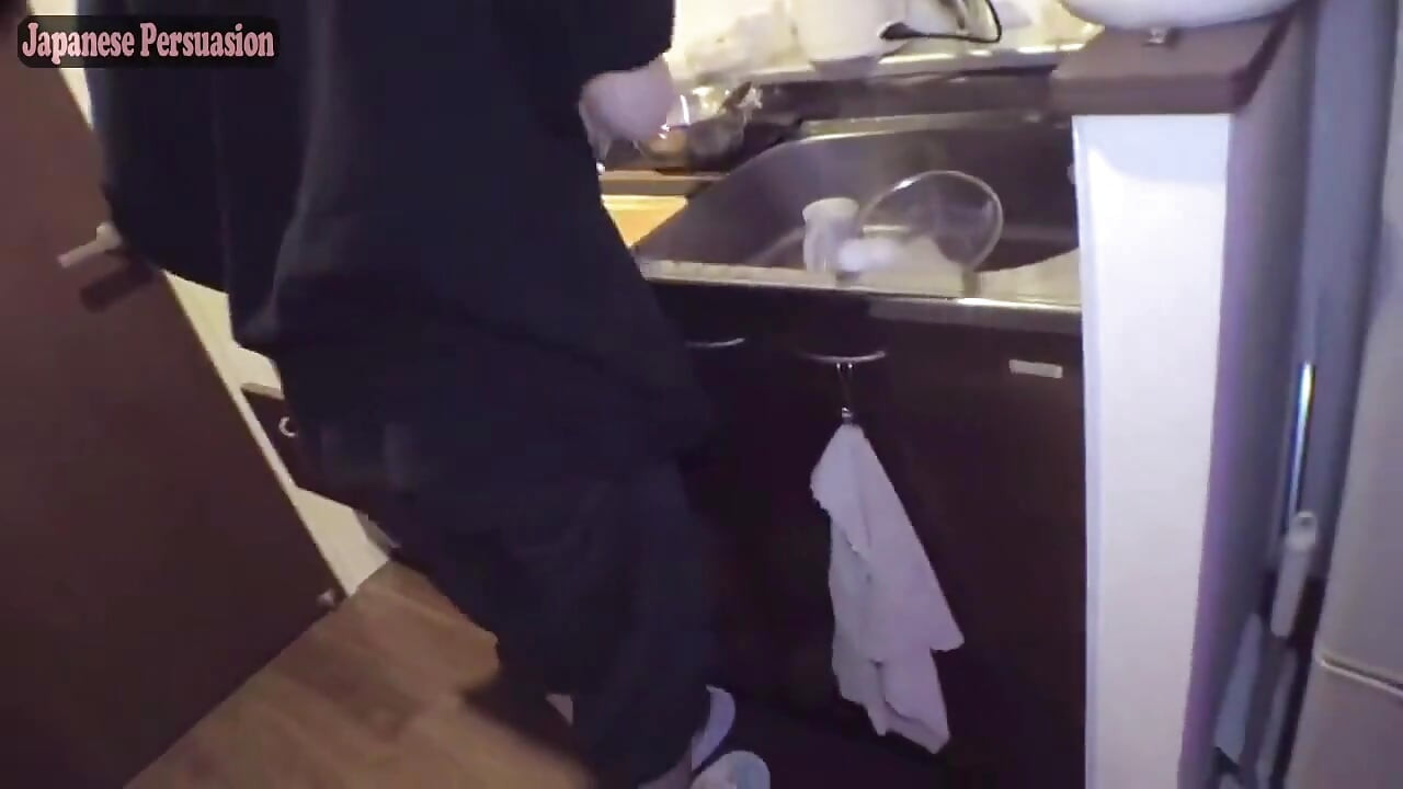 Boyfriend Sorry. Lunch Prep Turns Into Sudden Home Creampie