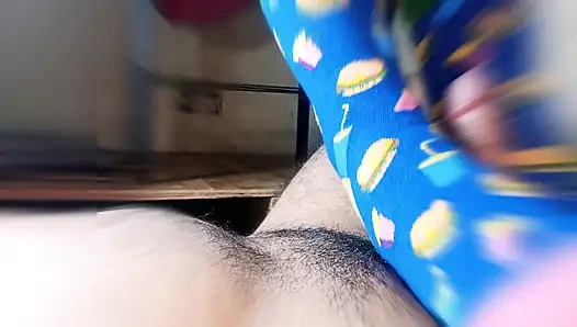 Çok komik çorap giyen ayaklı saman