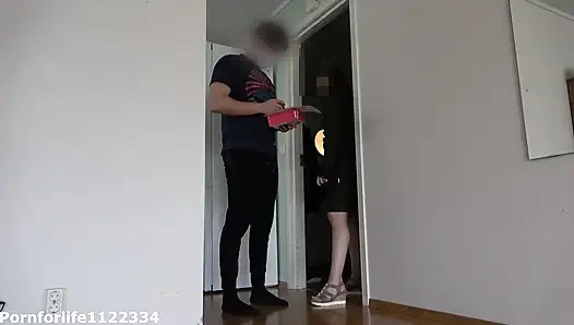 Dua pengiriman gila yang berujung sepong kontol