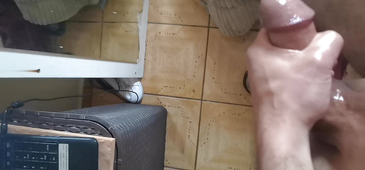 Jerk off Abs leads to later but extreme cumin