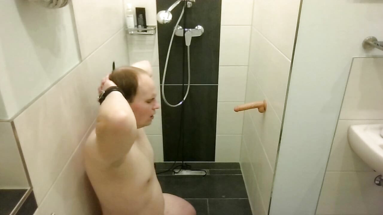 ทาสถูกมัด, ยิงน้ําเงี่ยนใส่หน้า, ทรมาน, รีดน้ําเงี่ยน, เครื่องสั่นตูด, ดิลโด้, ประมาณกิโลกรัม, กรงควย, Chastiy BDSM, ปิดปาก