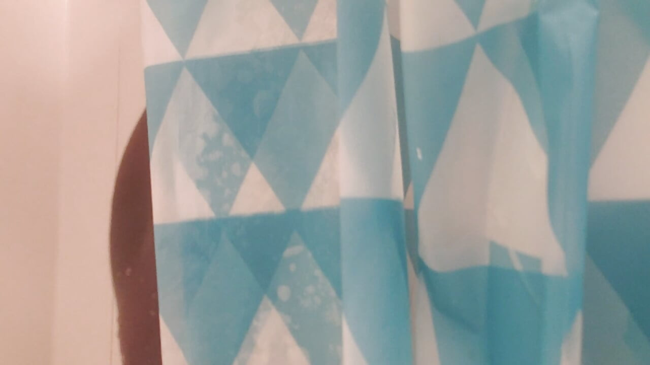 Watch me cum in the shower