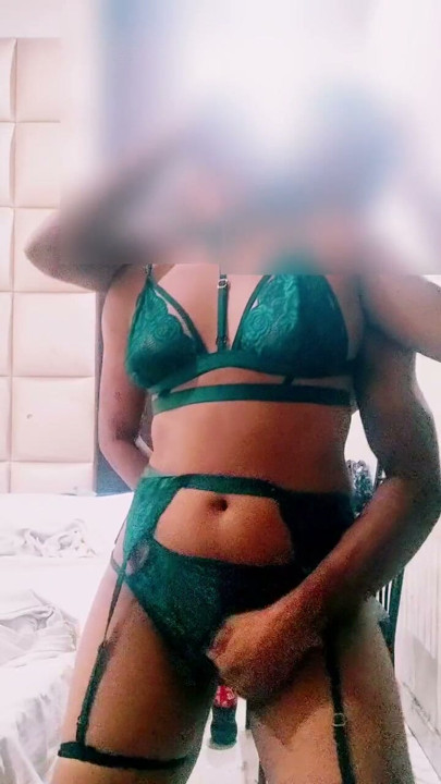 Romanced with girlfriend and fingered her pussy | Clip 1