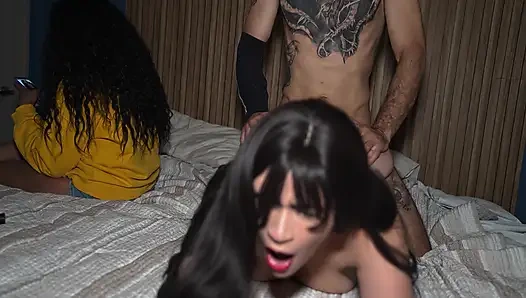 Bercinta di sebelah sahabat pacarku