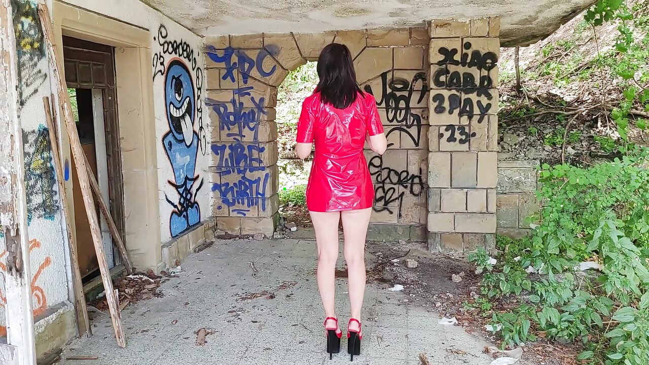 Slave Tih - Just a Walk