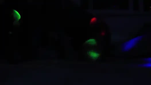 Romantik çift seks partisinde neredeyse yatağı ve kamerayı kırıyor