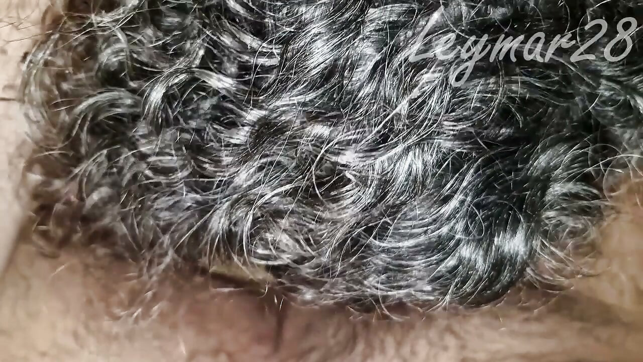 MILF को उसकी चूत में बड़ा कमशॉट मिलता है