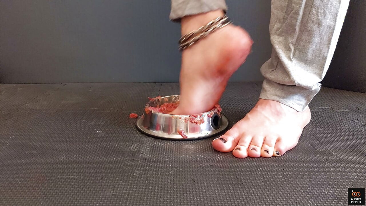 脚下的罐头肉