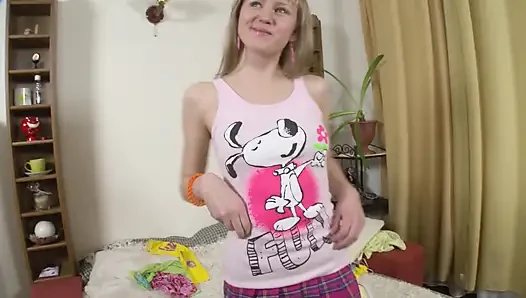 Эй, а ты сладкая тинка?! Дай мне свою задницу, и я покажу тебе настоящее веселье