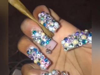 Long Nails smoking
