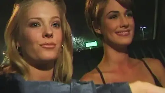 Versaute Taxifahrt: Heiße Blonde im Auto