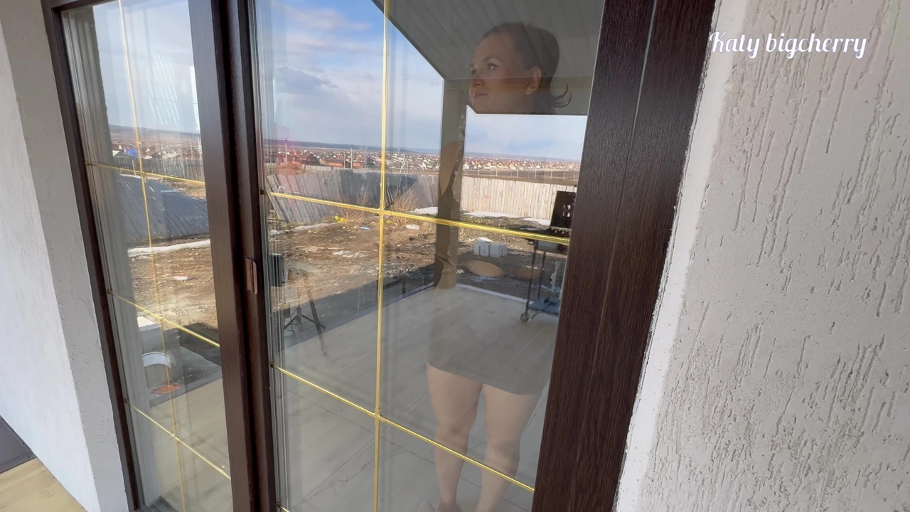 Hot Stepmom Washes Windows in a Tight Dress, Stepson Fucks in the Ass From Behind While No One Sees