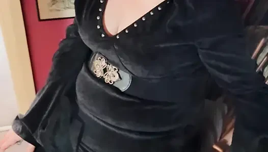 Diese Goth liebt es, ihre zigarette zu dangeln - Tina snua raucht eine Zigarette mit viel