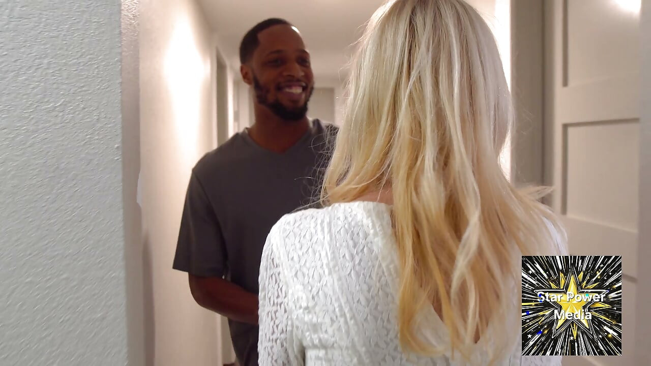 Presley St. Claire's Intense Double BBC Feature: Pounded by Wrecc It Ralph & Savvy G i episka interracial scener
