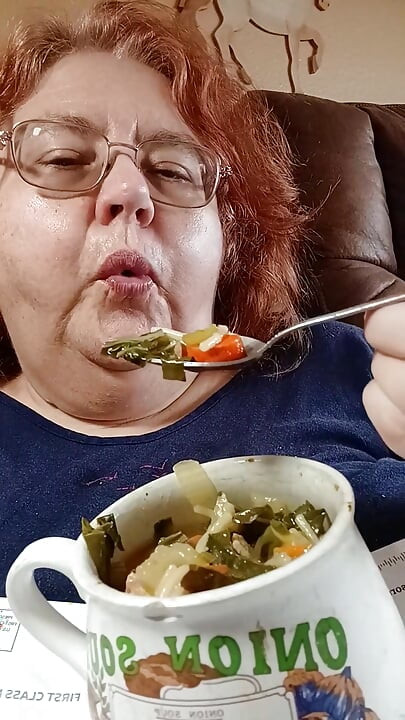 תהנה לאכול קערת מרק ביתי איתי!