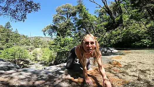 Kami kepergok ngentot di air terjun sampai dicrot di muka & cumwalk